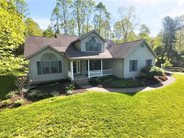 7714 Lucerne Dr, Millersburg, OH 44654