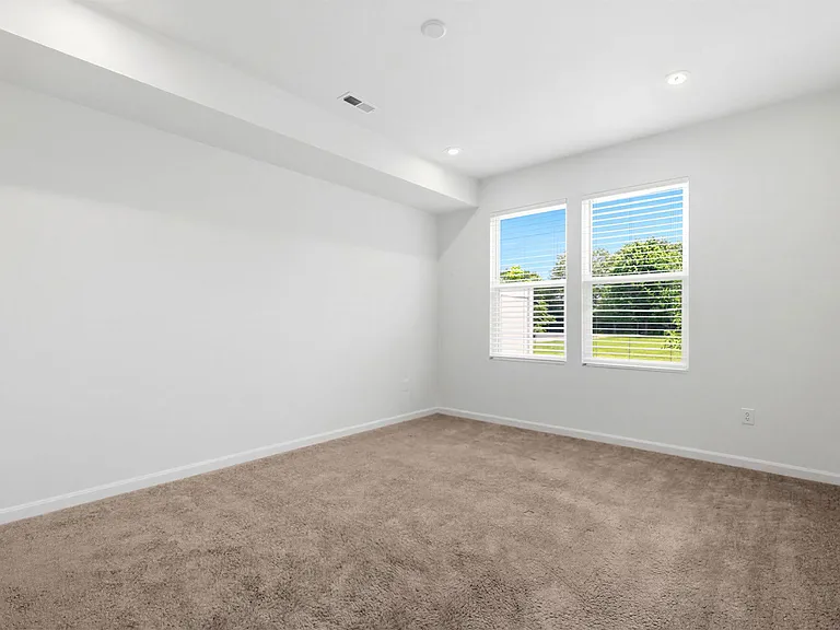 6029 Bluecrest Dr — Photo 32