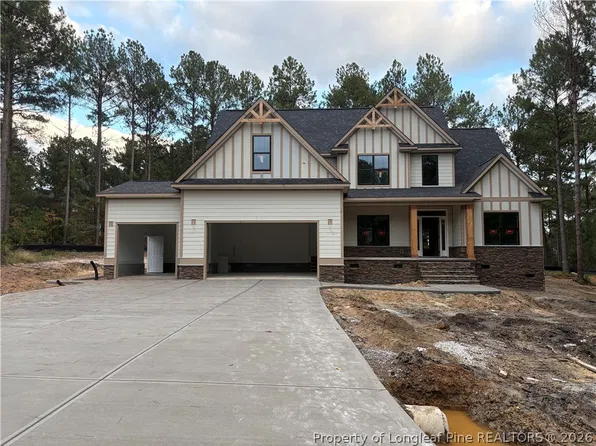 136 Leaning Pine Cir, Spring Lake, NC 28390