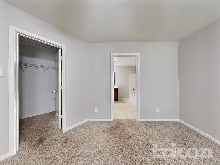 22719 Klingamans Way — Photo 6