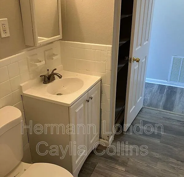 9840 Medford Dr — Photo 10