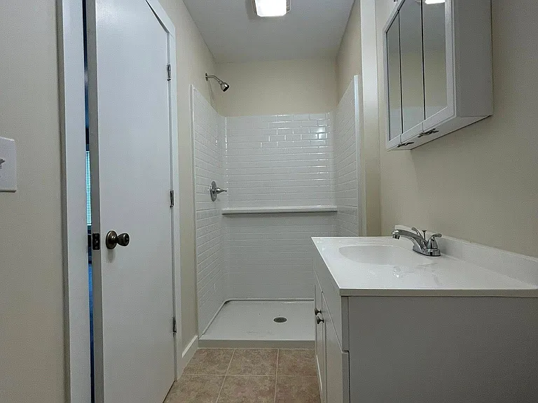 1946 Williams Dr — Photo 8