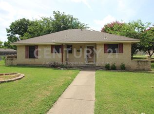 1610 Ridge Ct, Midlothian, TX 76065