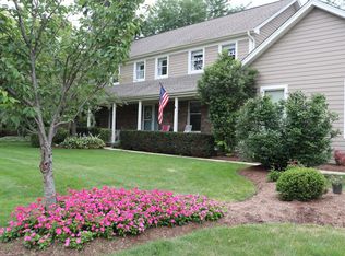 733 Jamestowne Rd, Dundee, IL 60118