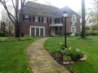2077 Kent Rd, Cleveland Heights, OH 44106
