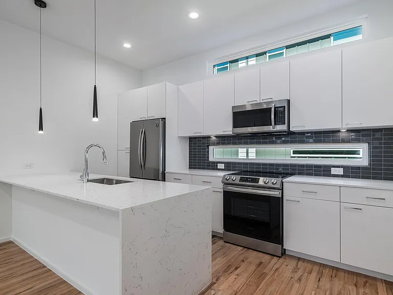 5931 Ross Ave #203 — Photo 8