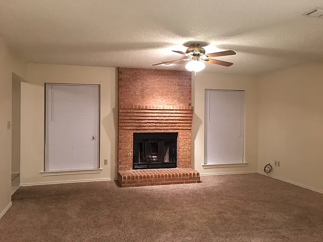 2711 Augusta St #B — Photo 2