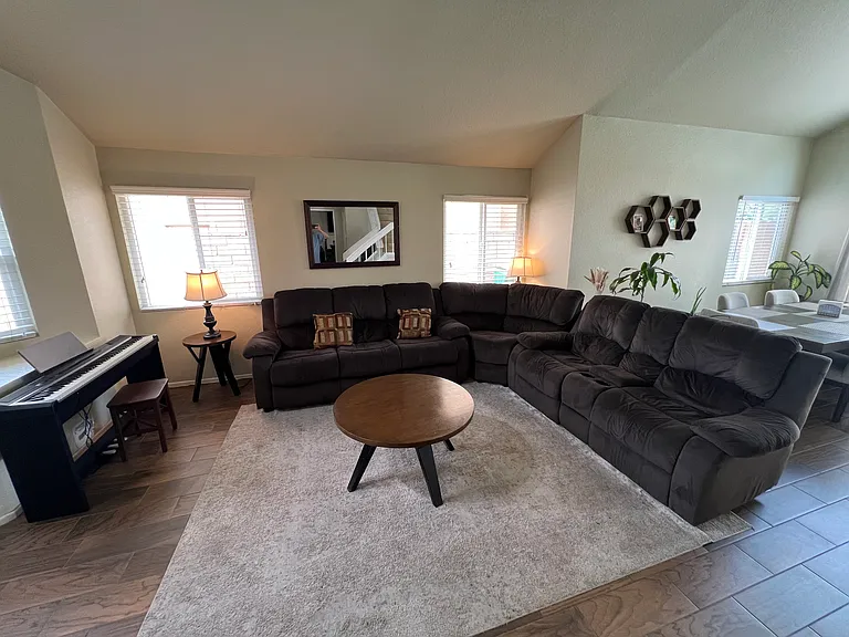 11932 Lewisia Ave — Photo 2