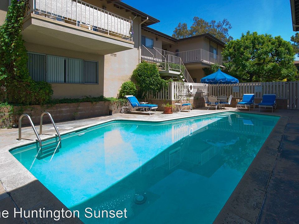 1st image of 1100 W Huntington Dr #10381512