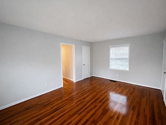 4th image of 8122 Rugby Ave #B