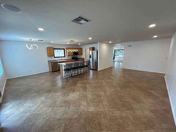 5th image of 3126 W Zachary Dr