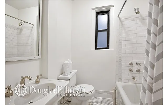 Sold by Douglas Elliman | media 21