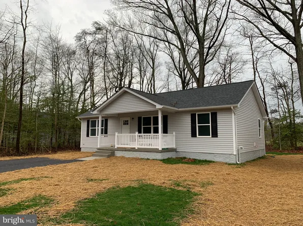 136 Aqua Ln, Colonial Beach, VA 22443