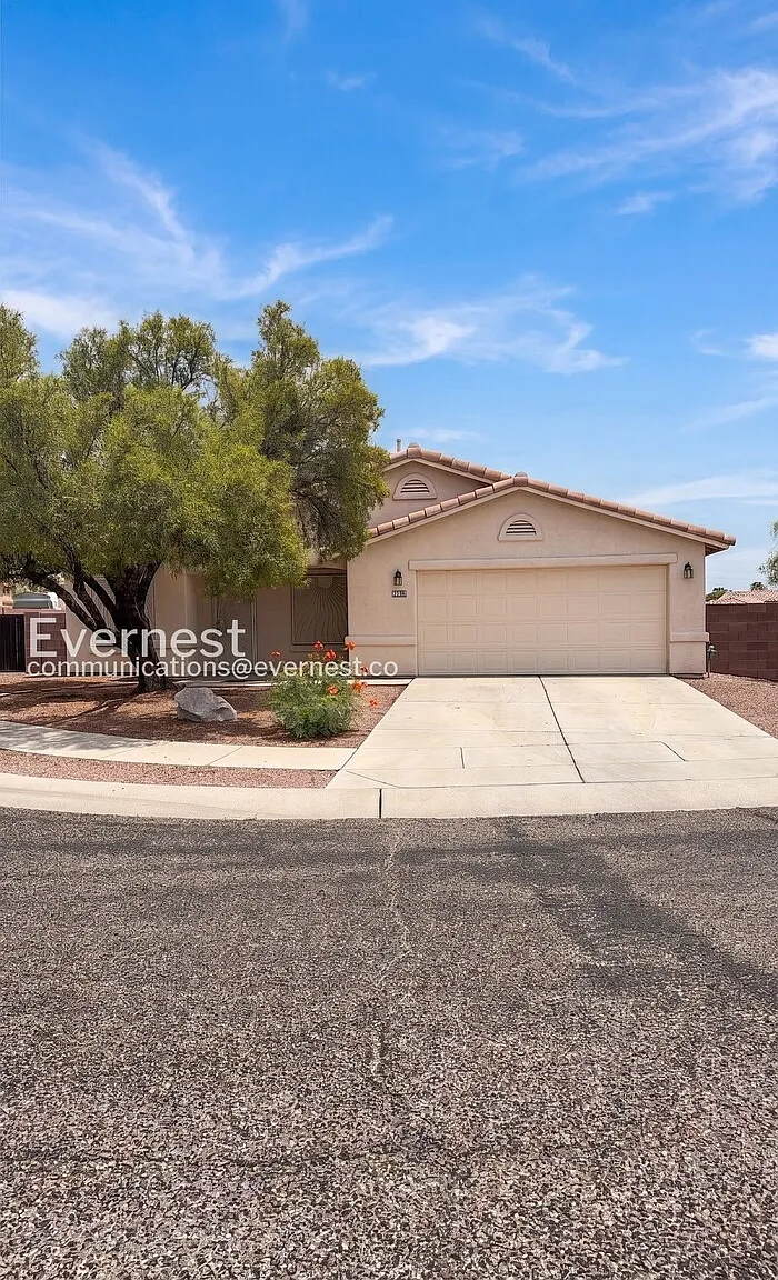 3 bed, 2.0 bath, 1760 sqft, $1,795 — Photo 1