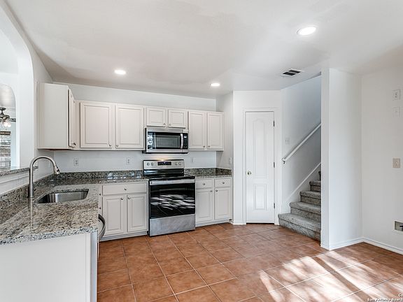 4th image of 10714 Wildwood Way