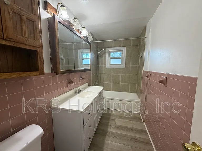 903 Freedom Ave — Photo 8