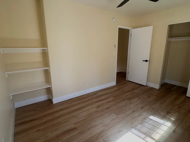 481 W Commercial Ave — Photo 8