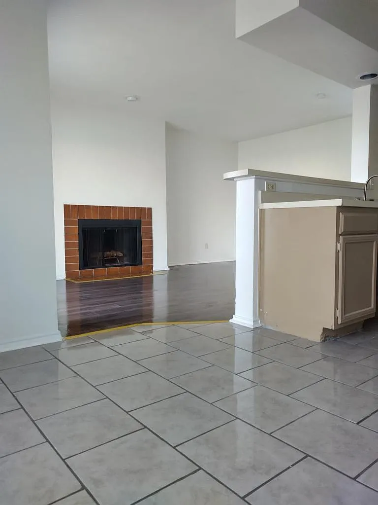 2 bed, 950 sqft, $1,395 — Photo 4