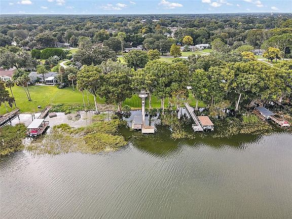 3rd image of 1628 Loves Point Dr