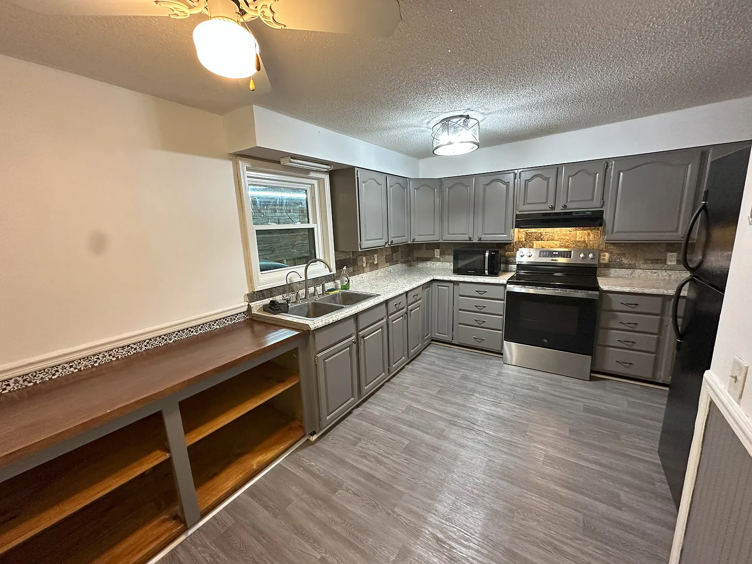 214 W Church St — Photo 4