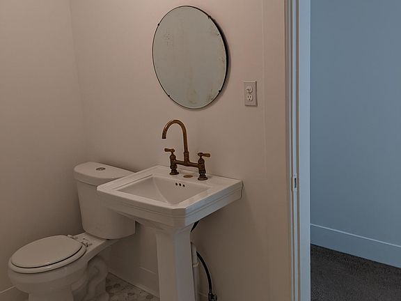 5th image of 1180 Hudson Rd #4
