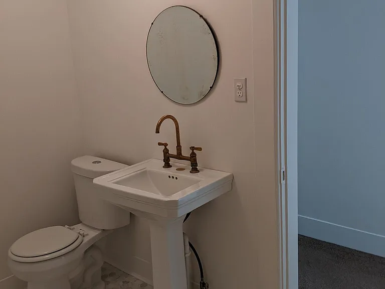 1180 Hudson Rd #4 — Photo 5