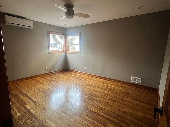 3rd image of 35 Devens St #2