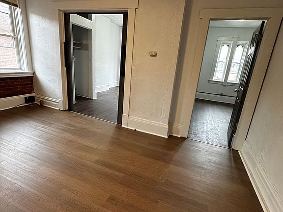 4th image of 225 S Millvale Ave #11