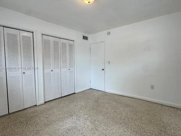 735 W 15th St #4 — Photo 3