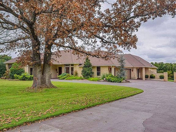 3rd image of 1247 Wandering Oaks Ct