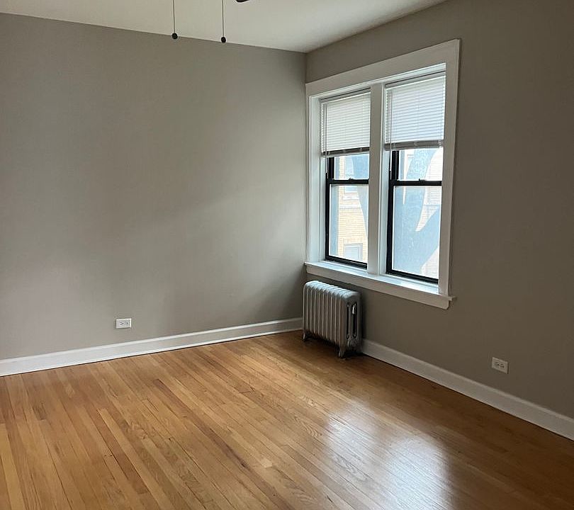 1st image of 6920 S Oglesby Ave #6926-2613