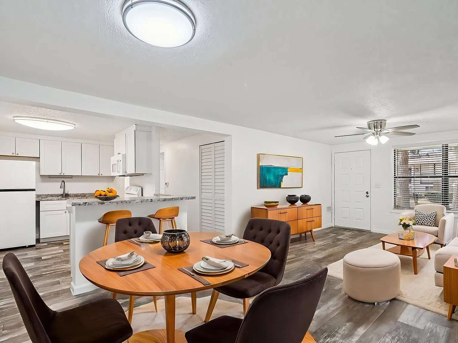 Whisperwood ~ Boutique Cottage Style Living Meets Hassle Free Leasing — Photo 4