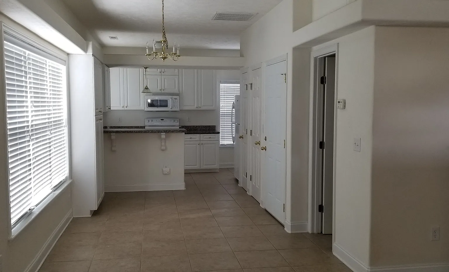 2 Bedroom , 2.5 bath townhouse with 1 car garage, bonus room, and rear deck NO CATS — Photo 3