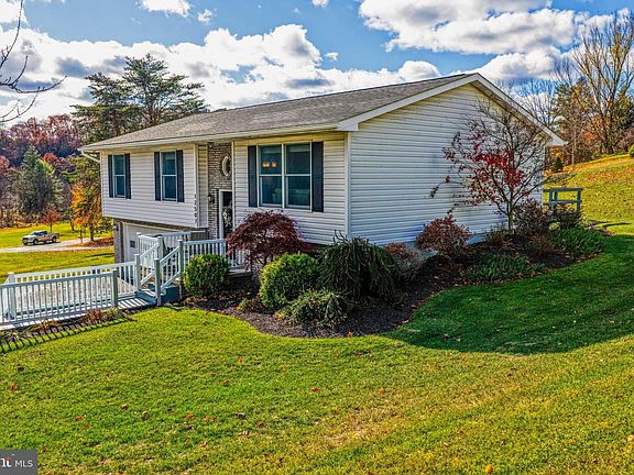 4th image of 12507 Thornfield Cir NE