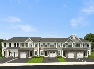102 Sterling Dr, North Wales, PA 19454