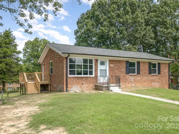 2303 Woodlawn St, Kannapolis, NC 28083