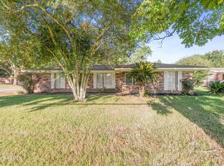 112 1st St, Youngsville, LA 70592