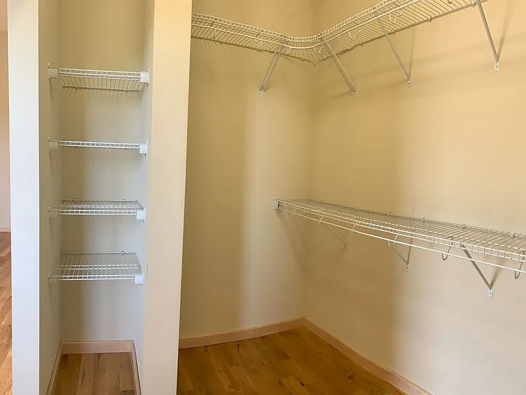 2507 S Logan Ave — Photo 14