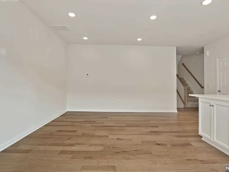 7 Leahy Dr — Photo 9