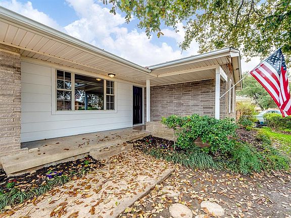 4th image of 1513 Hillcrest Dr