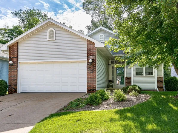 1200 Forest Glen Ct SE, Cedar Rapids, IA 52403