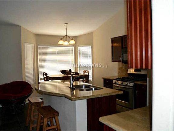 5th image of 1095 Thornfield Ln
