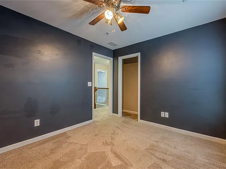300 Balaban Cir — Photo 16
