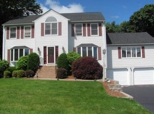 39 Woodridge Rd, Milford, MA 01757
