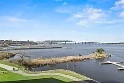 2 bed, 1.0 bath, 930 sqft, $2,100 — Photo 3