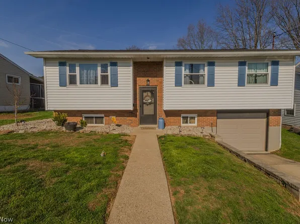 2310 Randolph Dr, Parkersburg, WV 26104