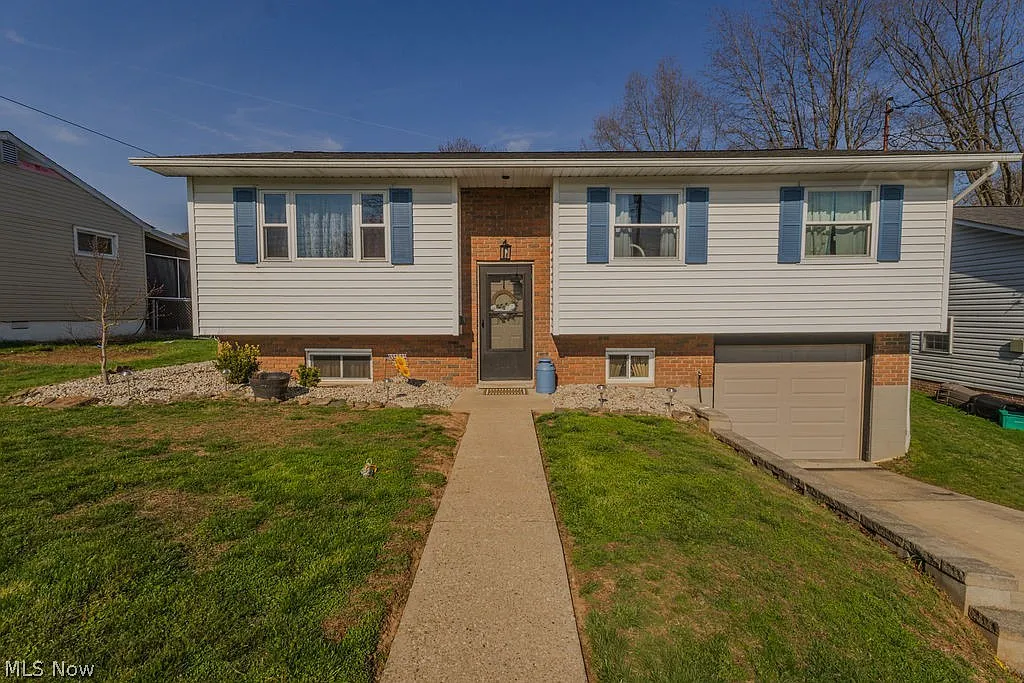 2310 Randolph Dr photo 1