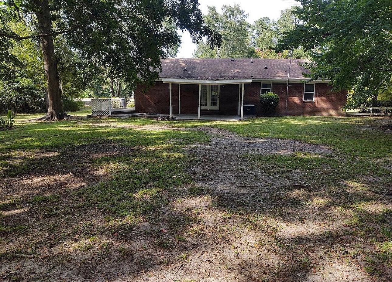 703 N Main St, Odum, GA 31555 Zillow