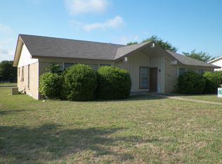 131 E Wall St, Hewitt, TX 76643
