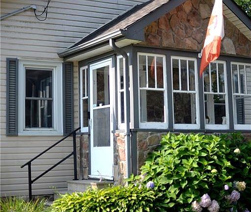 4th image of 250 Grove St